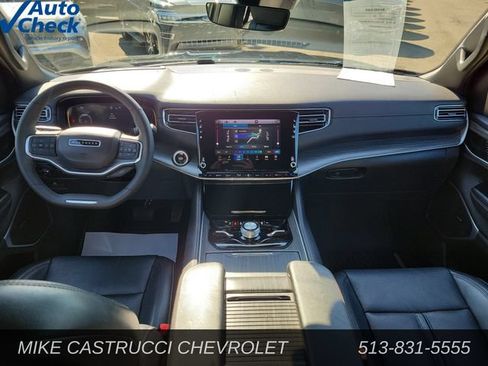 Used 2024 Jeep Wagoneer Series III AWD/4WD image 10