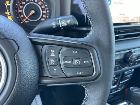 New 2025 Jeep Gladiator Mojave w/ Convenience Group image 18