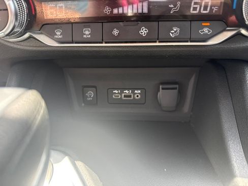 Used 2025 Nissan Sentra SV w/ All-Weather Package FWD image 21