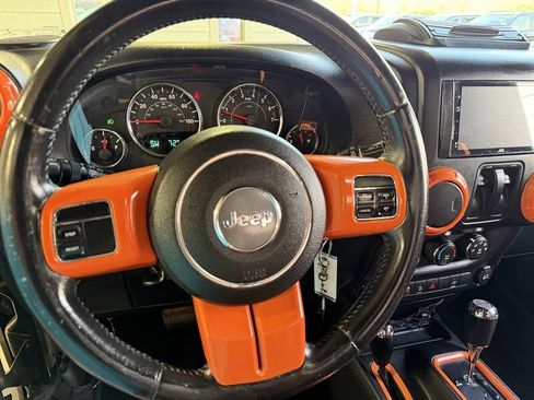 Used 2015 Jeep Wrangler Sahara image 19