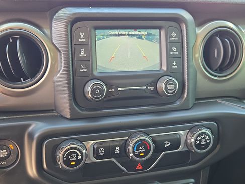 Used 2018 Jeep Wrangler Unlimited Sport AWD/4WD image 31