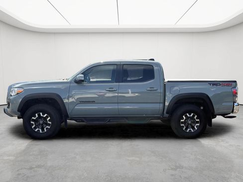 Used 2022 Toyota Tacoma TRD Off-Road AWD/4WD image 7