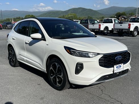 Used 2023 Ford Escape ST-Line Select w/ Tech Pack #2 image 4