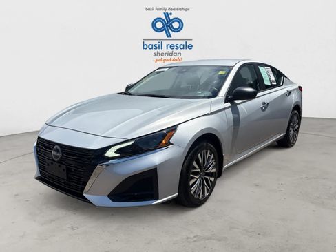 Used 2024 Nissan Altima 2.5 SV AWD/4WD image 2