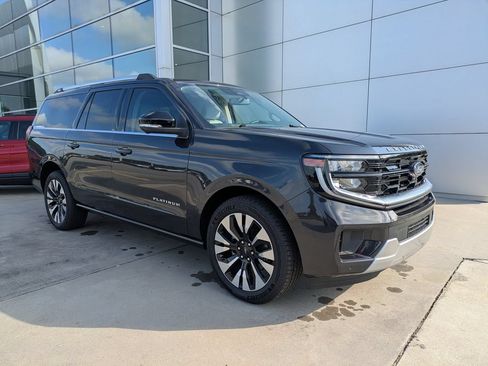 Used 2025 Ford Expedition Max Platinum w/ Platinum Ultimate Package AWD/4WD image 2