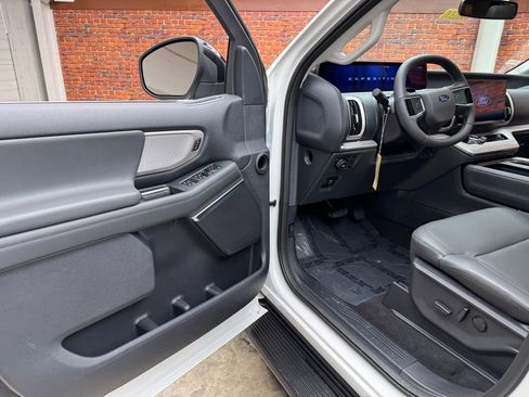 New 2026 Ford Expedition Max Active image 8