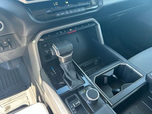 Used 2022 Toyota Tundra SR5 w/ SR5 Convenience Package image 24