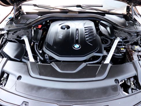 Used 2018 BMW 740i xDrive 740i xDrive Sedan image 43