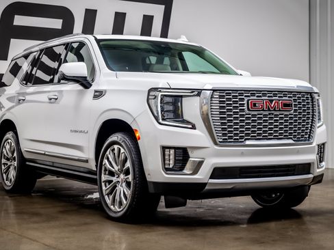 Used 2024 GMC Yukon Denali w/ Advanced Technology Package AWD/4WD image 27