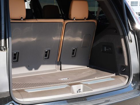 Used 2026 Cadillac Escalade Luxury w/ Touring Package image 24