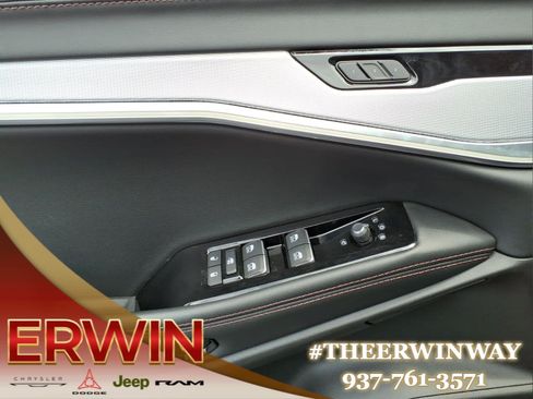 Used 2024 Jeep Wagoneer Launch Edition AWD/4WD image 11