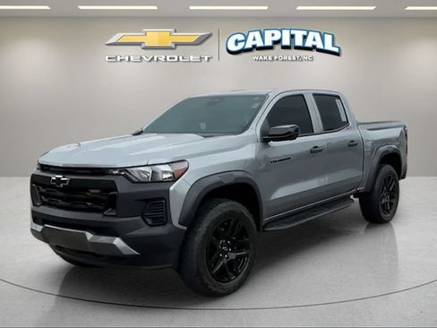 Used 2024 Chevrolet Colorado Trail Boss w/ Technology Package AWD/4WD image 1