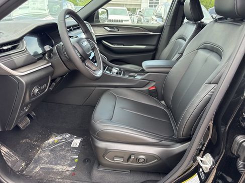 New 2026 Jeep Grand Cherokee L Limited AWD/4WD image 17