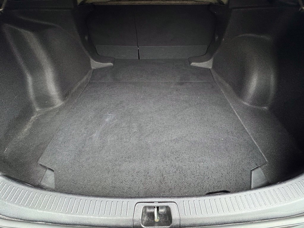 Used 2025 Toyota Corolla LE FWD image 10