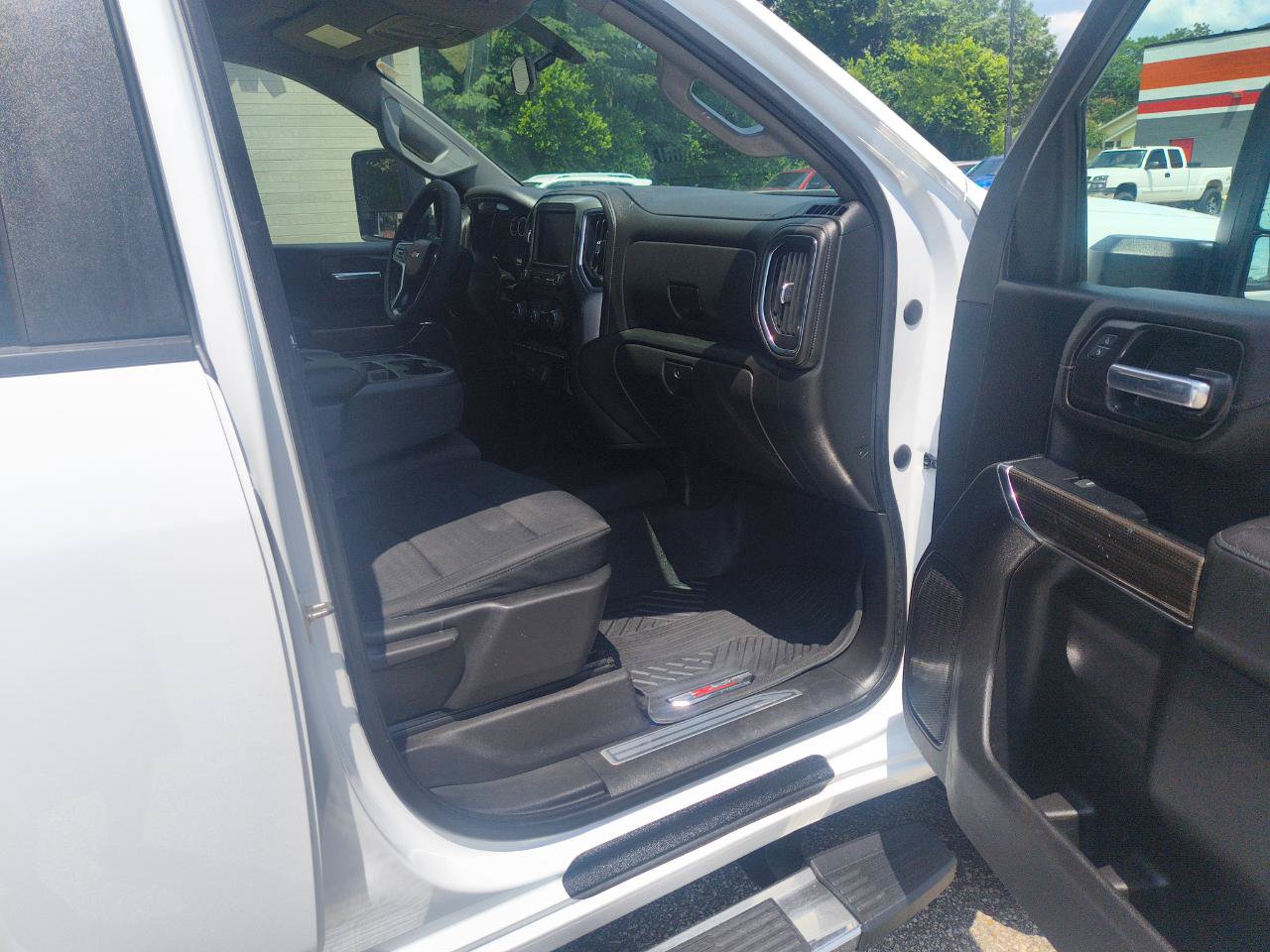 Used 2023 Chevrolet Silverado 2500 LT w/ Convenience Package AWD/4WD image 9