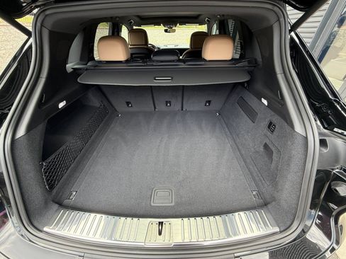 Certified 2024 Porsche Cayenne AWD/4WD image 17