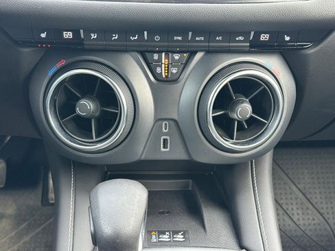 Certified 2023 Chevrolet Blazer LT w/ Convenience Package image 11