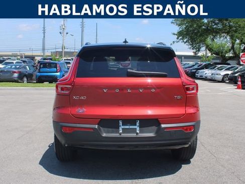 Used 2021 Volvo XC40 T5 R-Design w/ Advanced Package AWD/4WD image 4
