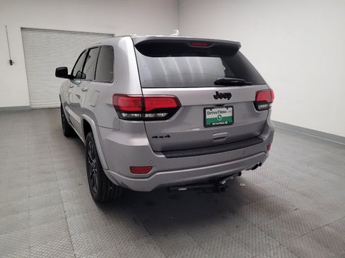 Used 2019 Jeep Grand Cherokee Altitude image 6