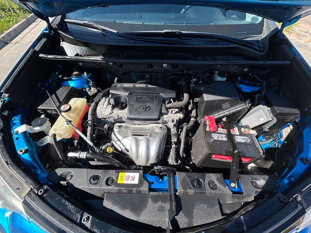Used 2018 Toyota RAV4 LE w/ All Weather Liner Package AWD/4WD image 32
