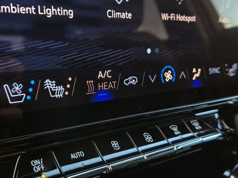 Used 2025 Chevrolet Blazer EV RS image 21