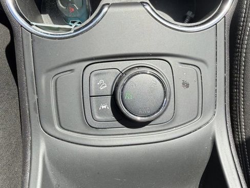 Used 2024 GMC Terrain SLE AWD/4WD image 19