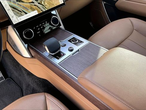 Used 2023 Land Rover Range Rover SE image 18