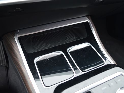 Certified 2023 BMW i7 xDrive60 AWD/4WD image 24