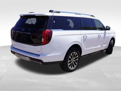 Used 2025 Ford Expedition Max Platinum AWD/4WD image 3