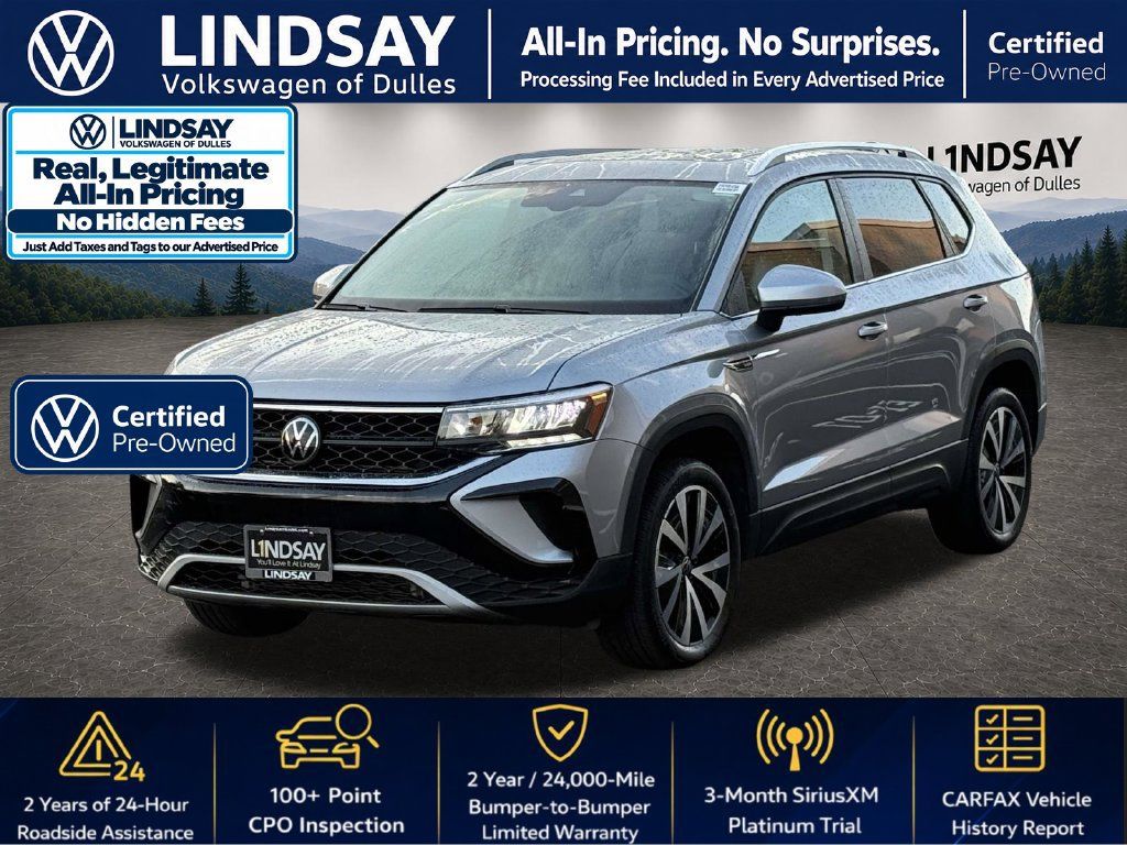 Used 2023 Volkswagen Taos SE w/ Panoramic Sunroof Package FWD image 4