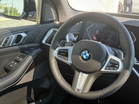 Used 2026 BMW X5 xDrive40i w/ M Sport Package AWD/4WD image 9