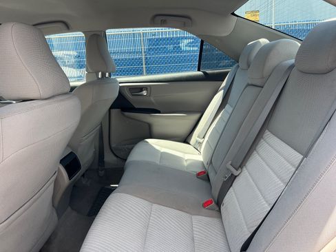 Used 2017 Toyota Camry LE FWD image 19