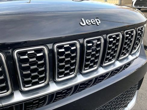Used 2023 Jeep Grand Cherokee Summit image 29