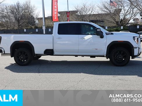 Used 2026 GMC Sierra 2500 AT4 image 9