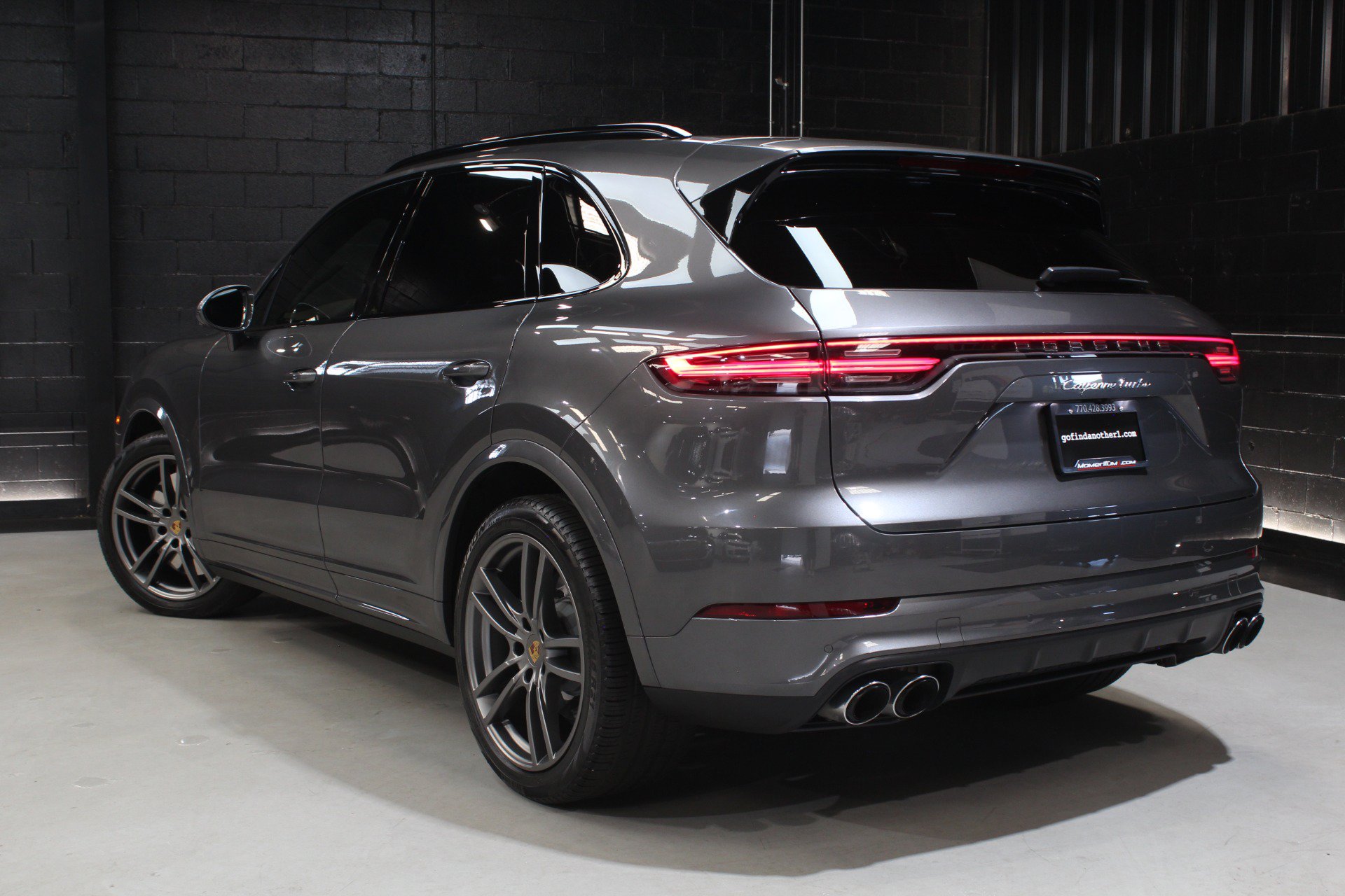Used 2023 Porsche Cayenne Turbo AWD/4WD image 15