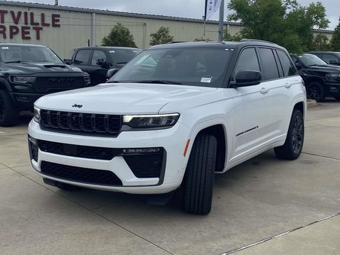New 2026 Jeep Grand Cherokee Summit w/ Obsidian Package AWD/4WD image 3