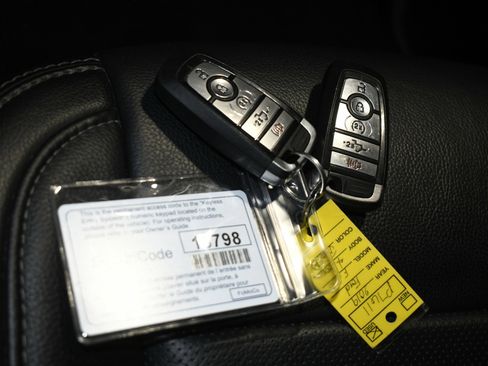 Used 2019 Ford F250 Lariat w/ Lariat Ultimate Package image 97