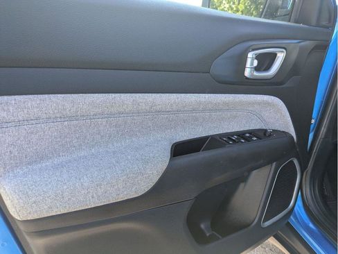 Used 2024 Jeep Compass Latitude image 14