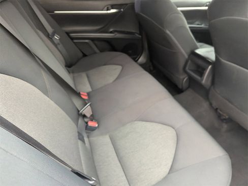 Used 2020 Toyota Camry LE image 11