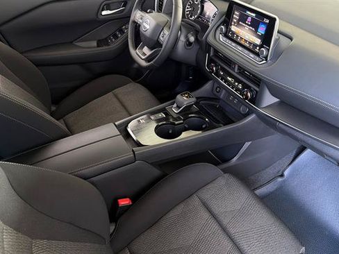 New 2026 Nissan Rogue SV FWD image 17