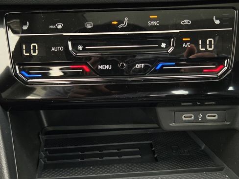 New 2027 Volkswagen Jetta SE FWD image 17