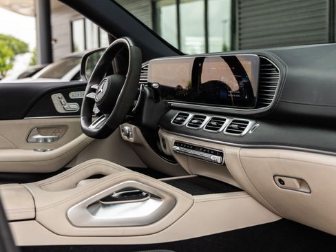 Used 2025 Mercedes-Benz GLE 53 AMG 4MATIC image 40