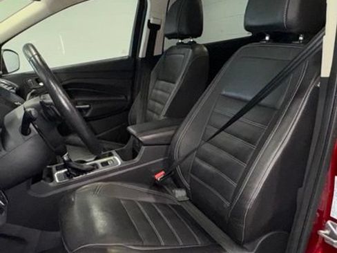 Used 2017 Ford Escape Titanium FWD image 13