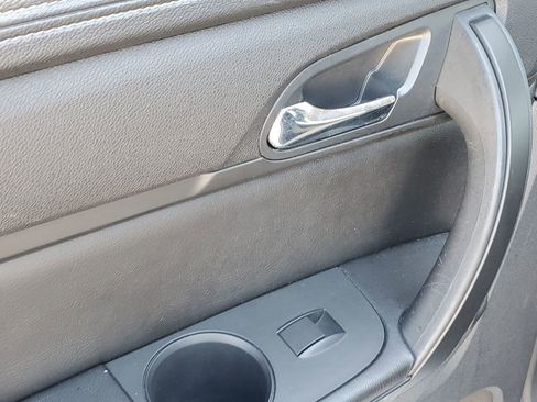 Used 2016 Chevrolet Traverse LT w/ Style and Technology Package image 45