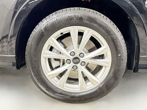 Certified 2025 Audi Q3 2.0T Premium Plus w/ Premium Plus Package image 30