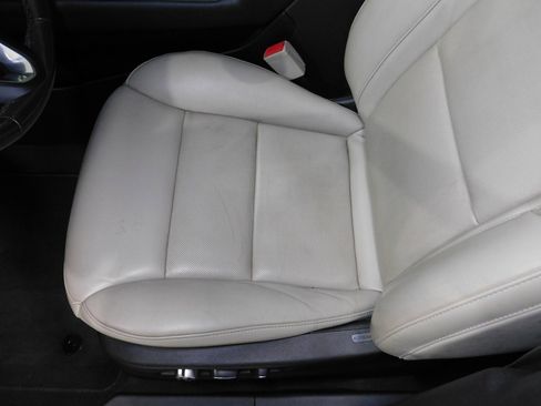 Used 2021 Cadillac XT4 Premium Luxury image 34