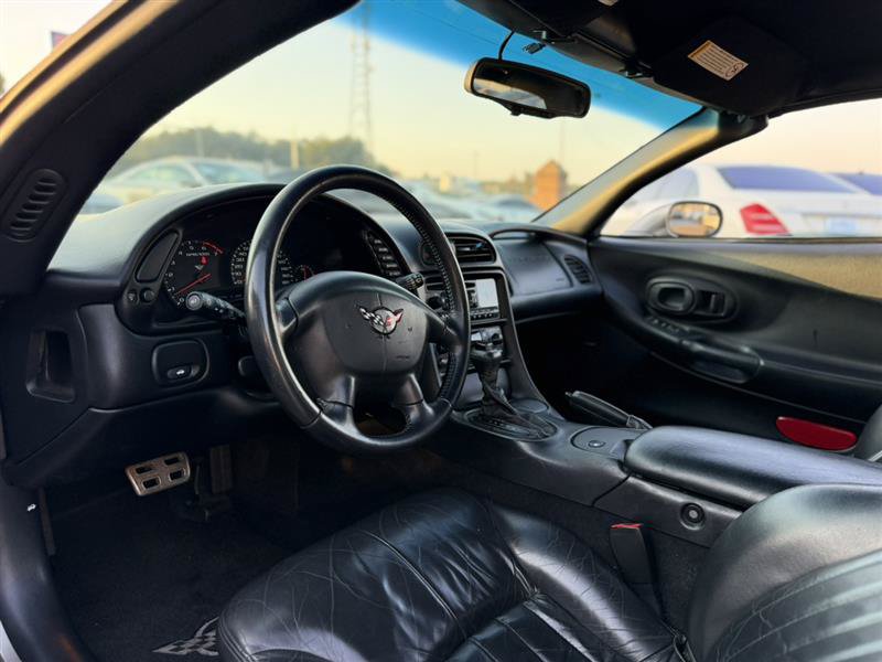 Used 2000 Chevrolet Corvette Coupe RWD image 25