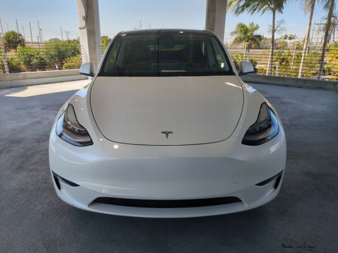 Used 2023 Tesla Model Y Long Range image 3