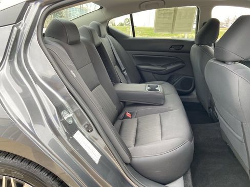 Used 2024 Nissan Altima 2.5 SV image 13