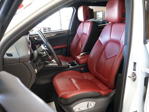 Used 2015 Porsche Macan S w/ Premium Package Plus image 3